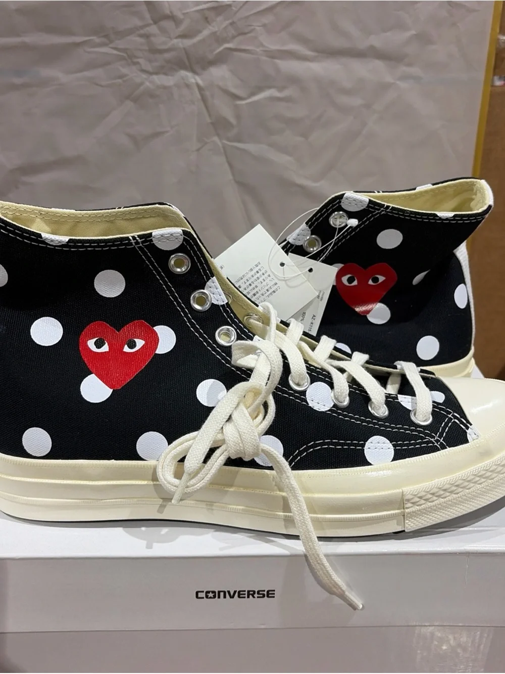 Converse PLAY White Red Heart Logo Shoe Box